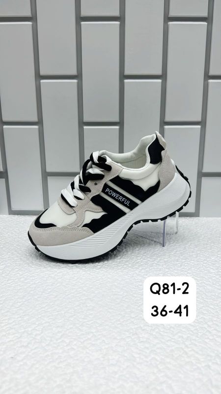 Кроссовки женские Q81