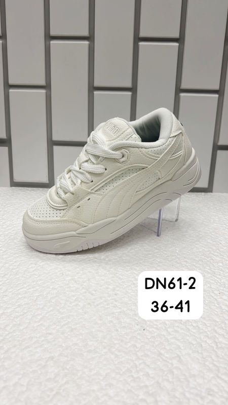 Кроссовки женские DN61